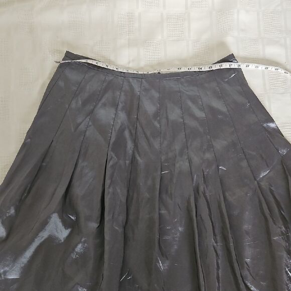 Chic Gray A-Line Skirt with Full Silhouette - Picture 10 of 16